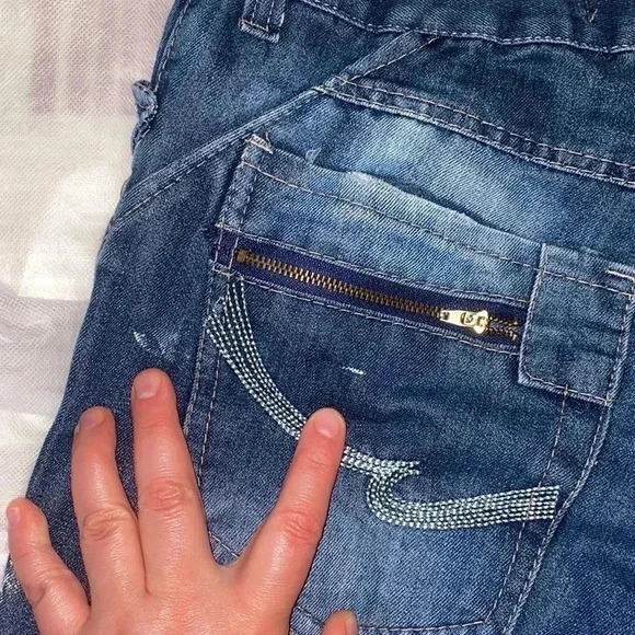 ✌️Vintage Style Fancy white Rips & Stains ladies cotton denim shorts 🩳👌 - Picture 9 of 10